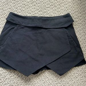 Aritzia Talula Skort black size 00